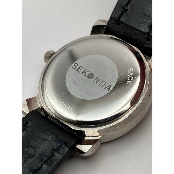 SEKONDA Women's Quartz Watch  - Shimmering Changing Heart Face New Battery/ Band - Picture 5 of 10